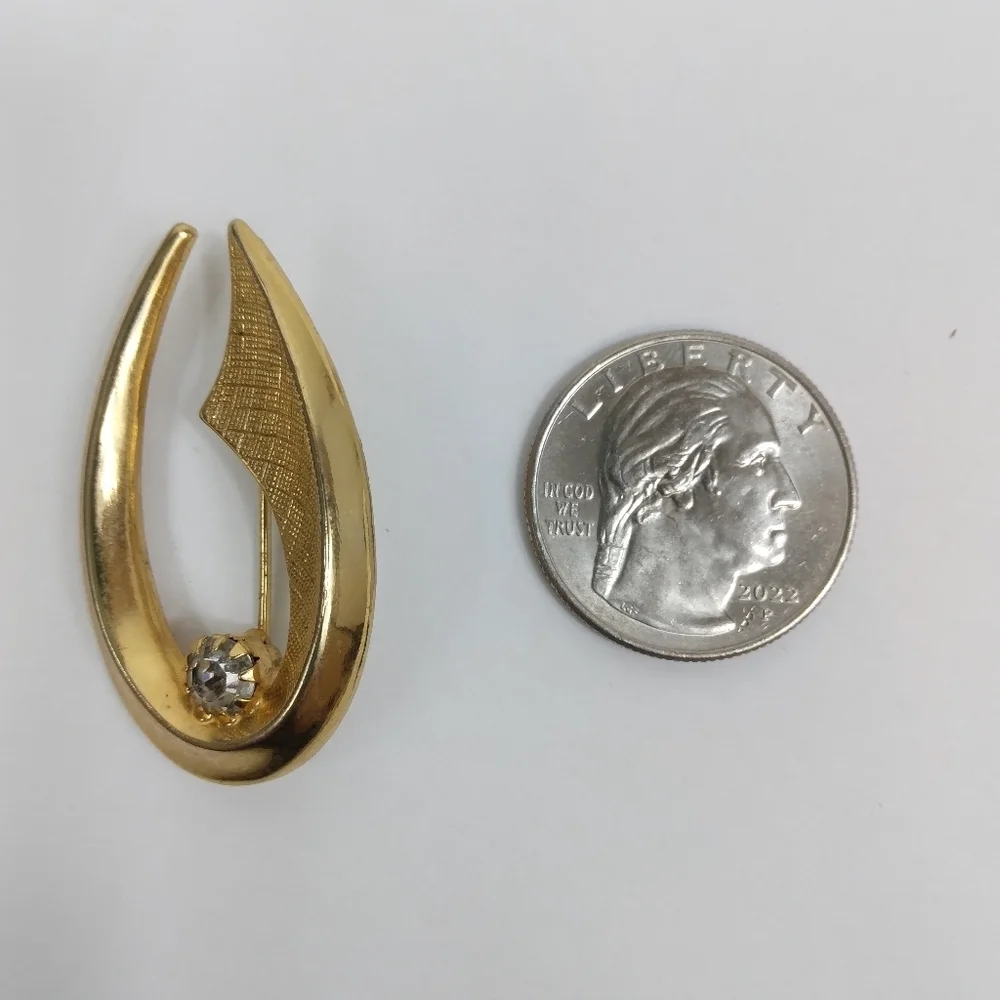 Vintage Prong Set Rhinestone Pin Gold Plated Metal Mid Century Modern